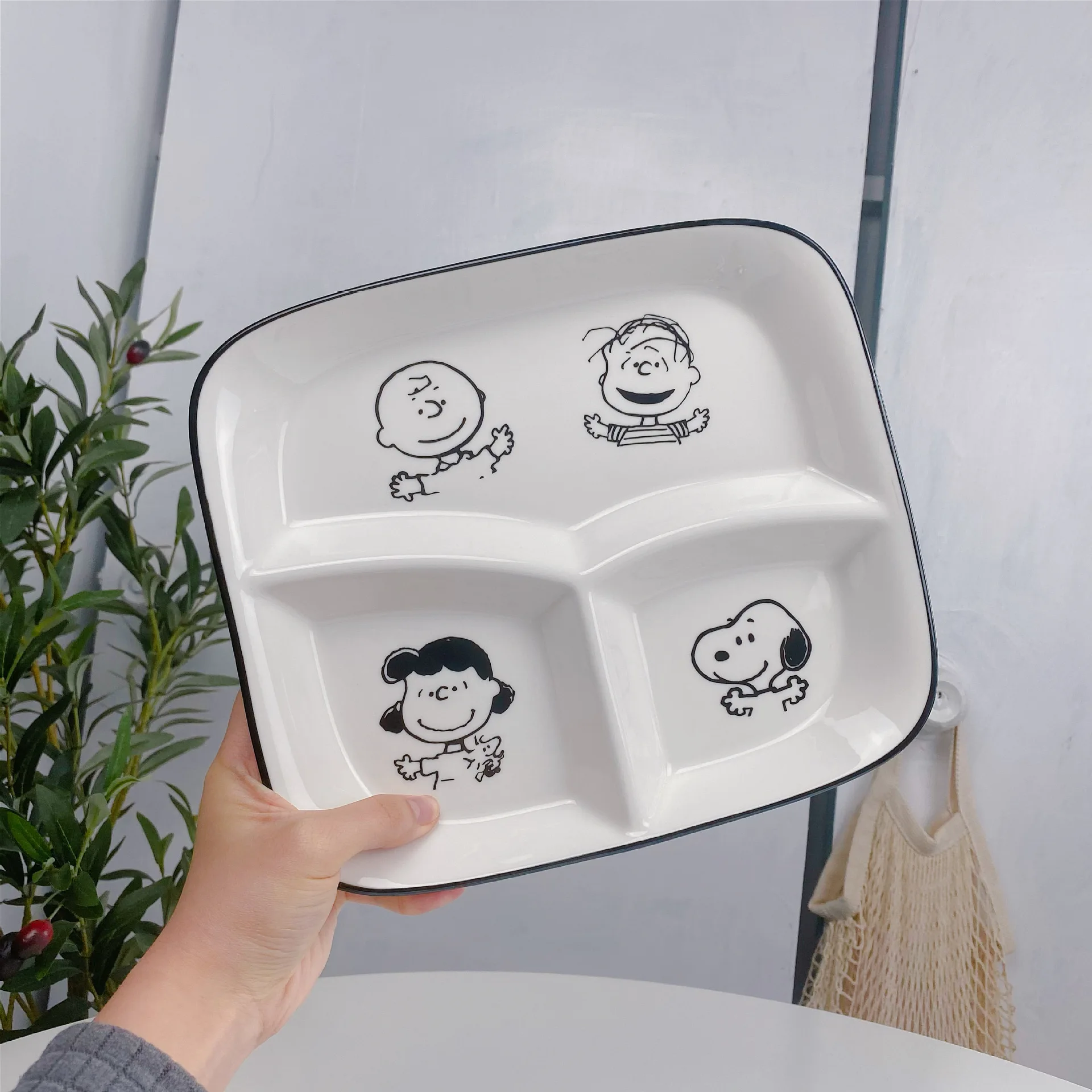 

Snoopyed Spike Kawaii Subdivided Fat-reducing Plate for One Person To Eat Household Children's Ceramic Breakfast Plate