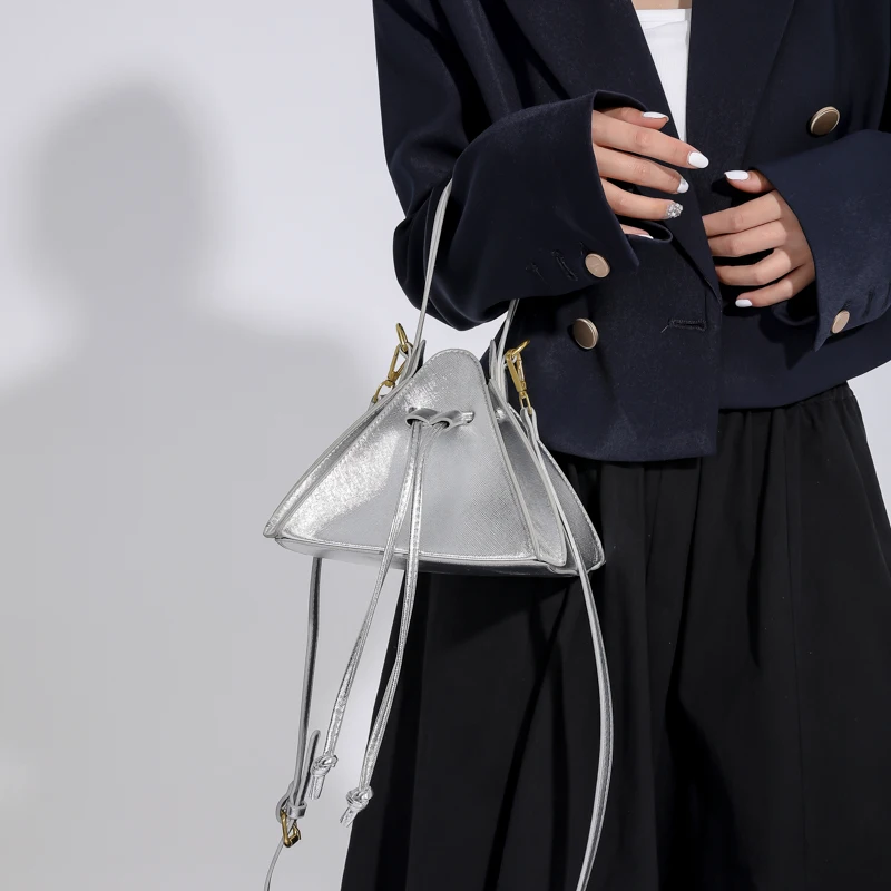

Women Large Capacity Taping Fashionalbe Simple Commuter Handbag Crossbody Bag