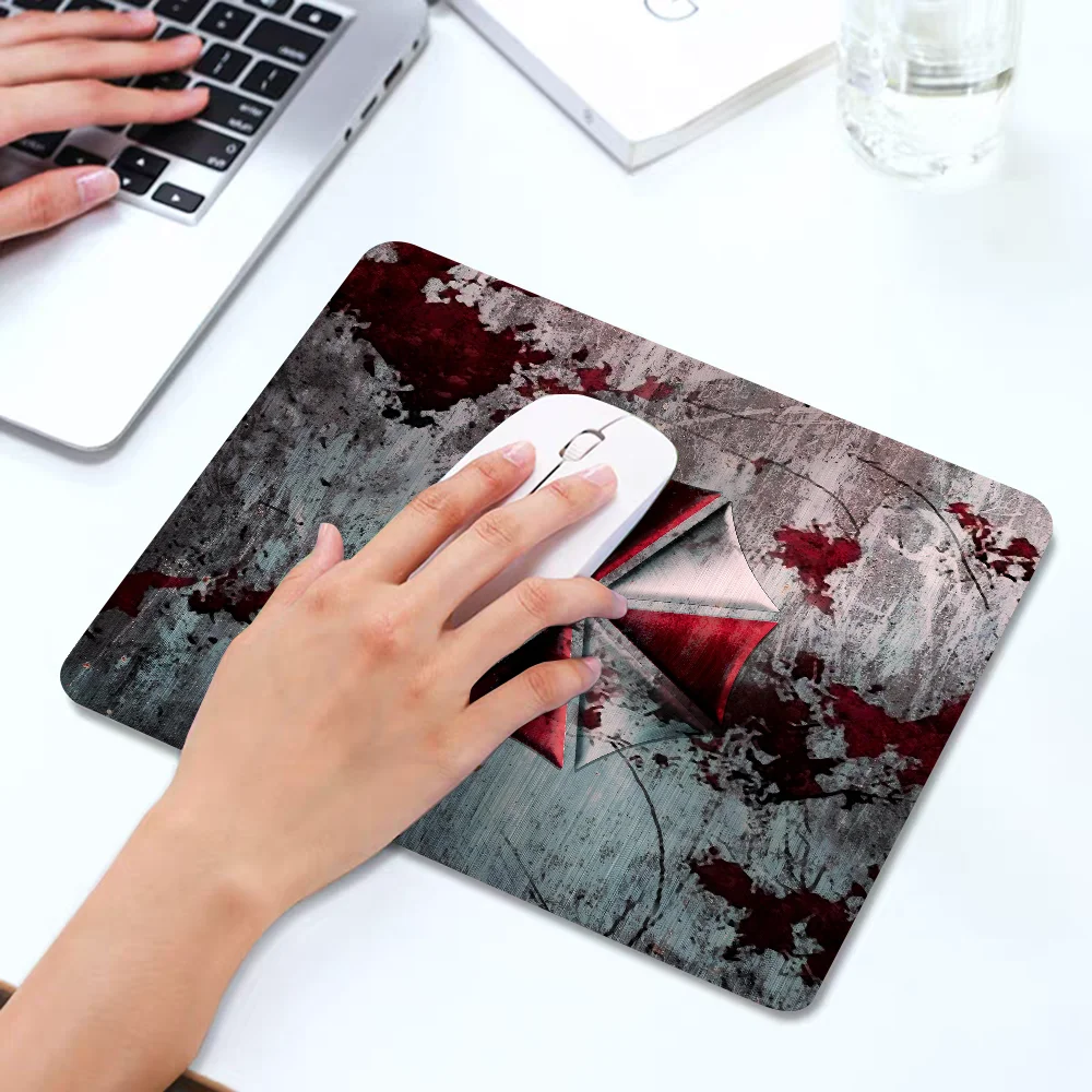 Umbrella Corporation Resident Evil Game Mousepad Small LockEdge Mouse Pad For Gamers Computer Desk Rectangular Anti-slip