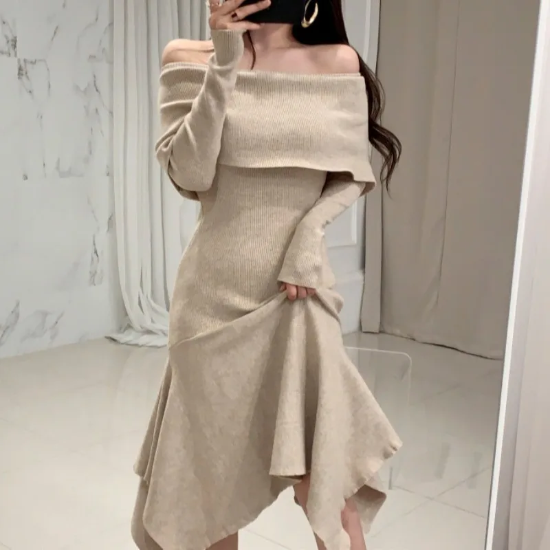 

Женское винтажное трикотажное платье-свитер, облегающее асимметричное эластичное платье-свитер с воротником-лодочкой, длинным рукавом и оборками на подоле, зима 2023
