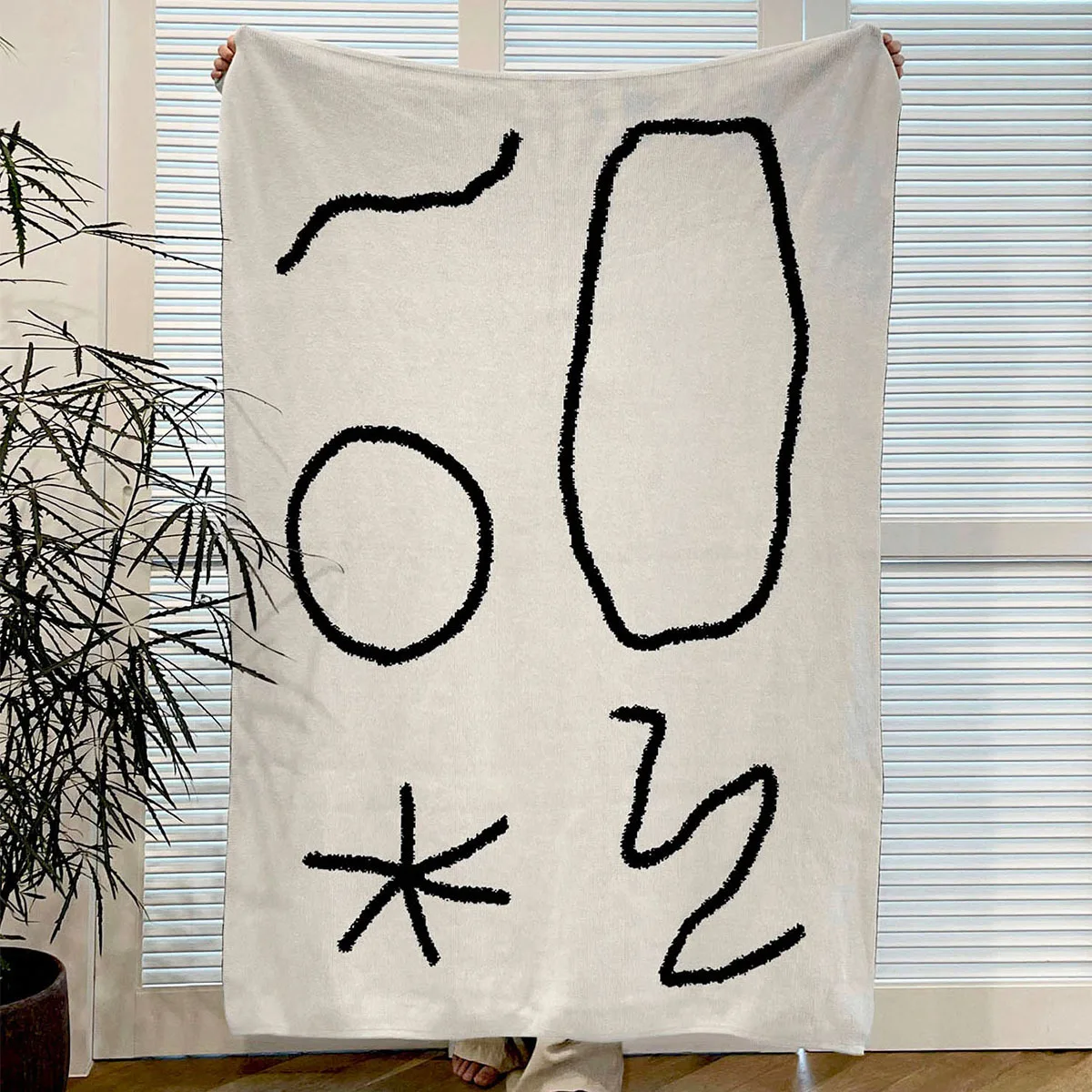 

Nordic Black And White Double-sided Wool Blanket Throw Graffiti Abstract Knitted Knee Blanket Cover Office Lunch break Bed Cover