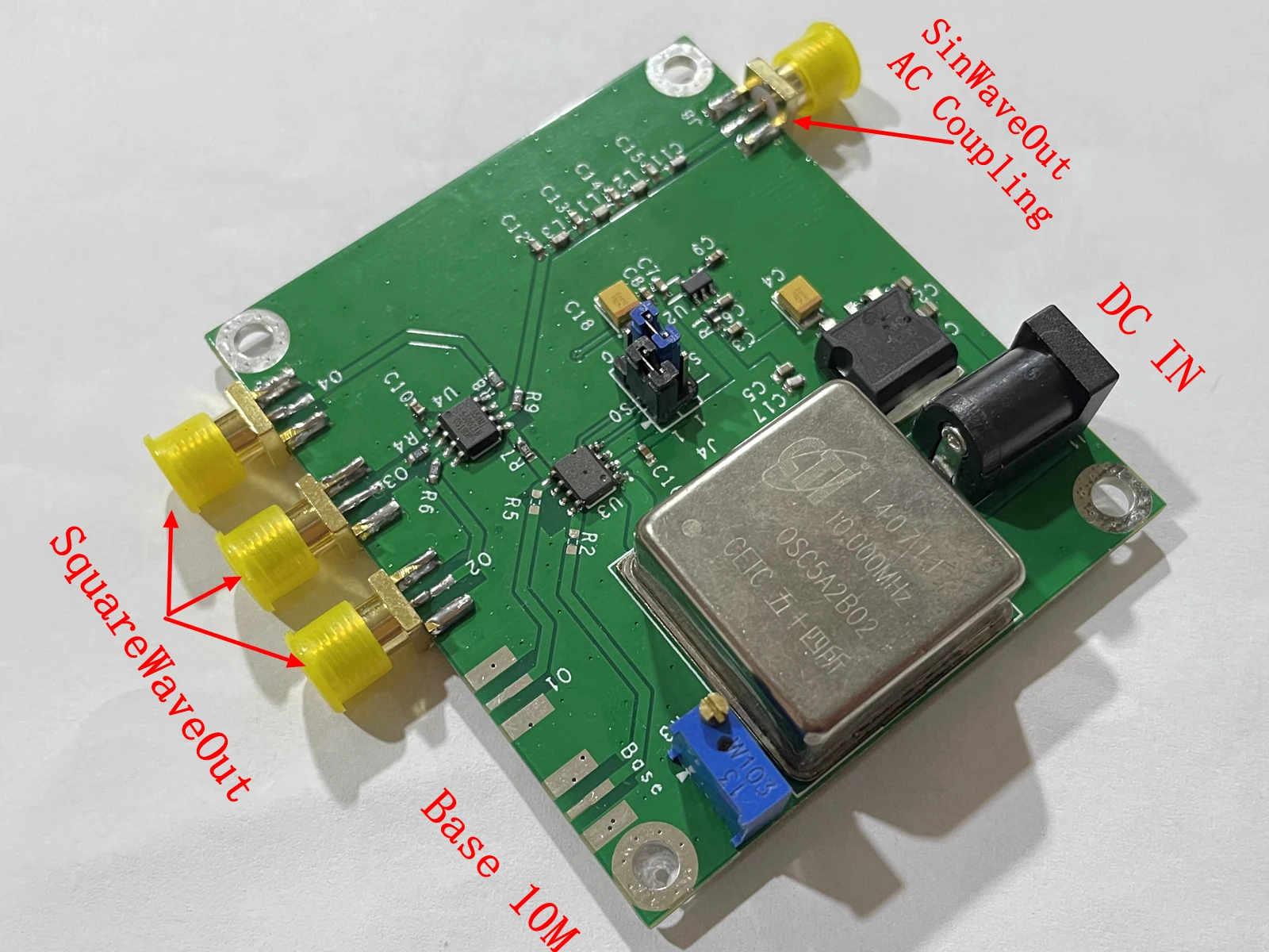 

Multiple Clock Sources Configurable OCXO Clock