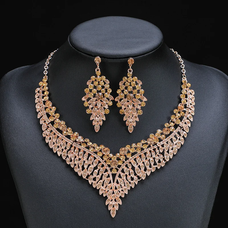 

Light Luxury Alloy Jewelry Court Temperament Vintage Exaggerated Crystal Gemstone Necklace Earrings Set Dinner Dress Accessories