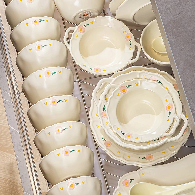 

A Complete Set of Underglaze Colored Ins Wind Resistant High-temperature Resistant Bowls and Chopsticks Set for Household Use