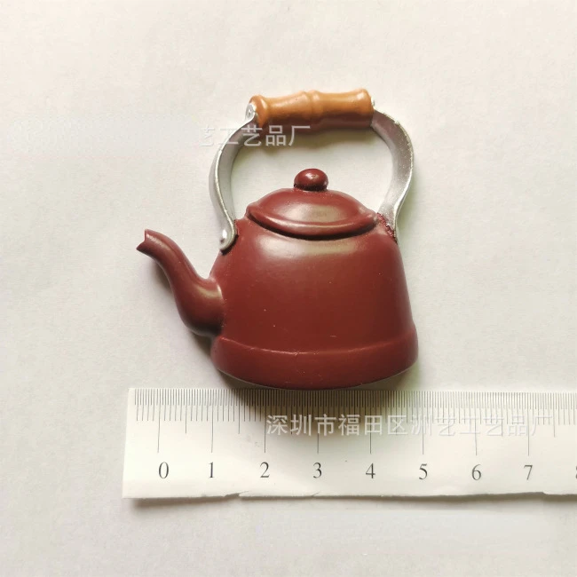 

Ретро магниты на холодильник из смолы