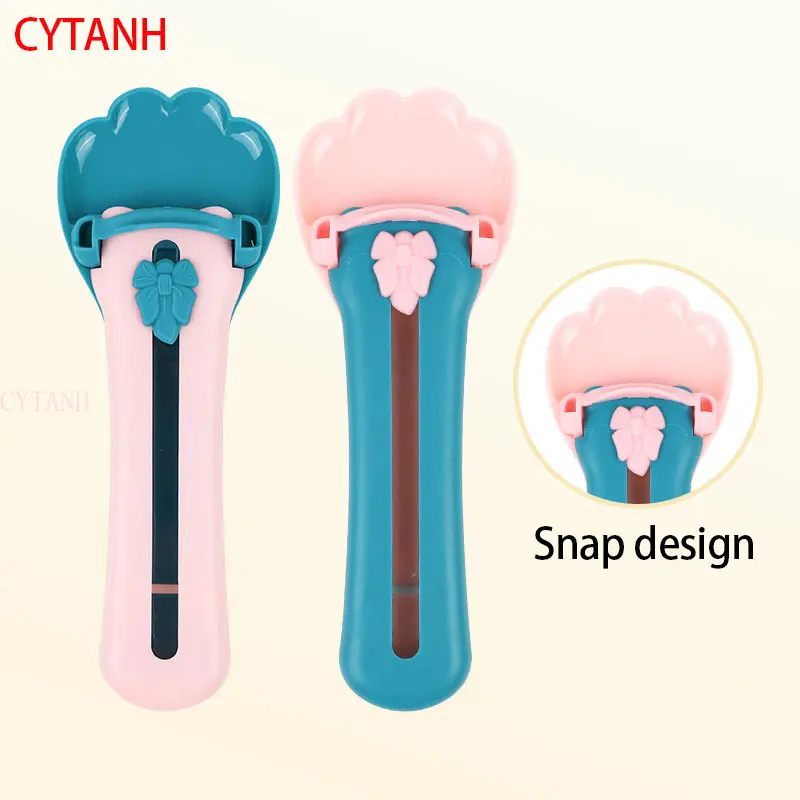 

Pet Feed Scoop Cat Spoon Food Treat Bars Squeezer Cereal Dispenser Puppy Kitten Snack Liquid Food Scoop Kitty Treat Accessories