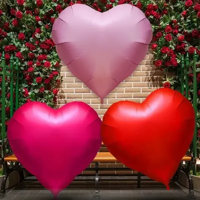 Большие красные сердцевидные воздушные шары из алюминиевой плёнки