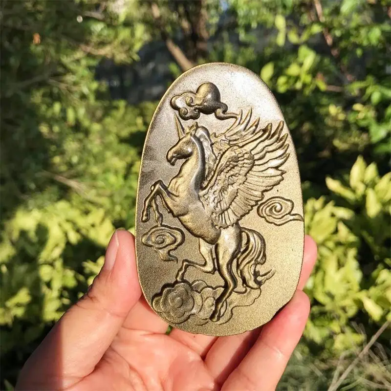 Кулон в виде единорога из натурального золотистого обсидиана 9 5 см резная