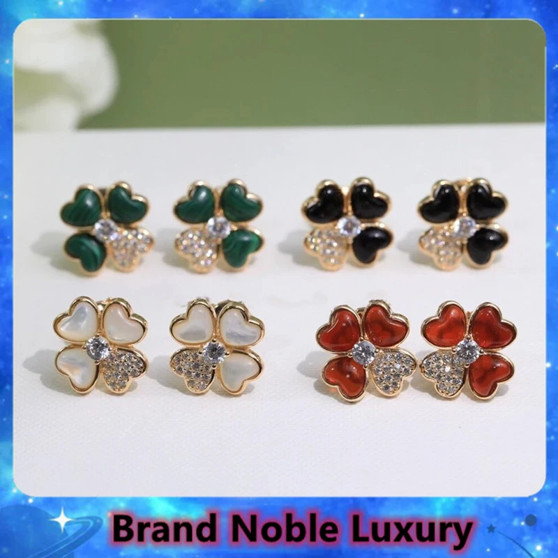 

Женские серьги-гвоздики в виде цветка на удачу из серебра 925 пробы