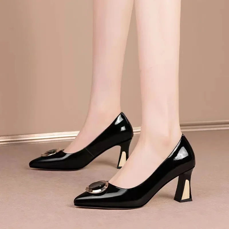 

Туфли женские из лакированной кожи, заостренный носок, квадратный каблук, без застежки, повседневная удобная обувь, синие, G1141, на весну