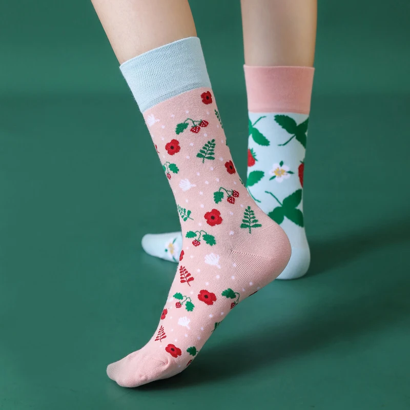 2022 men's and women's stockings cartoon street personality European and American version cotton socks couple socks