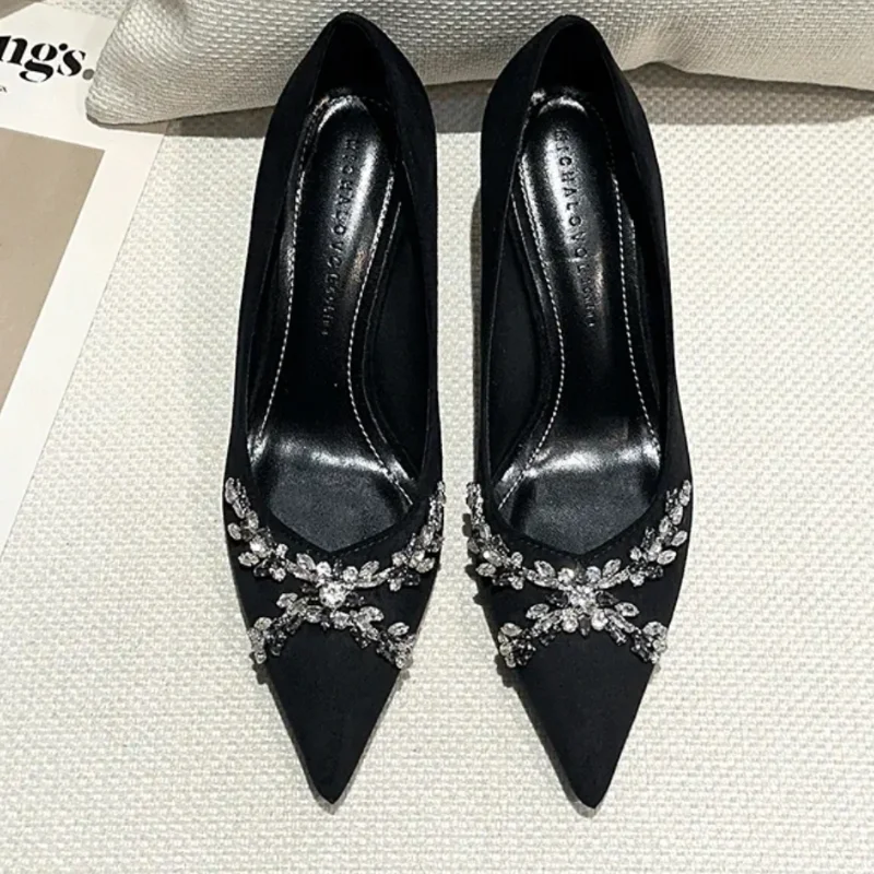 Атласные черные туфли-лодочки с острым носком женские туфли без шнуровки на