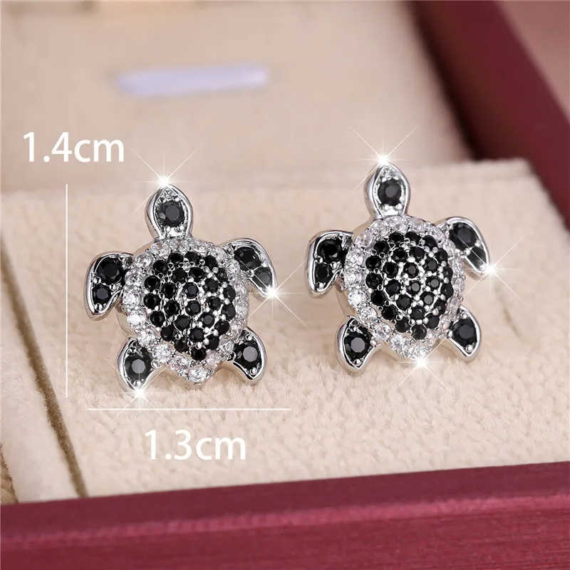 Женские серьги-гвоздики в виде черепахи