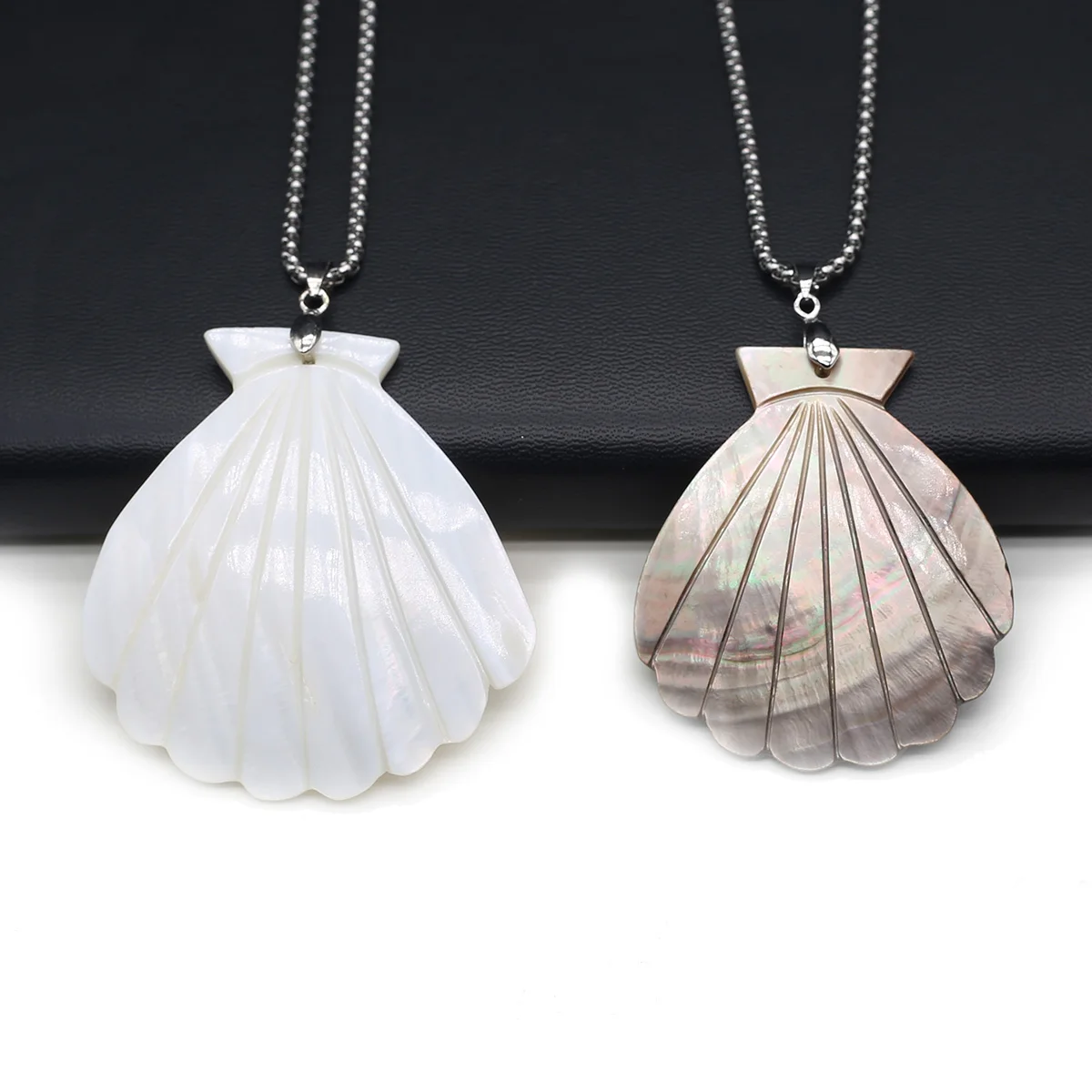 

Natural Shells Necklace Pendant Round Shape Mother of pearl Exquisite Charm Women Necklace accessory Girls Wedding Party Jewelry