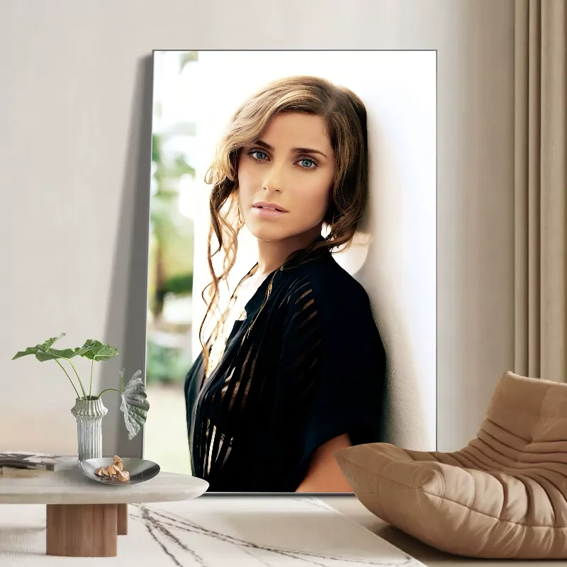 Певица Нелли Фуртудо фильм липкие постеры винтажная комната домашний бар кафе