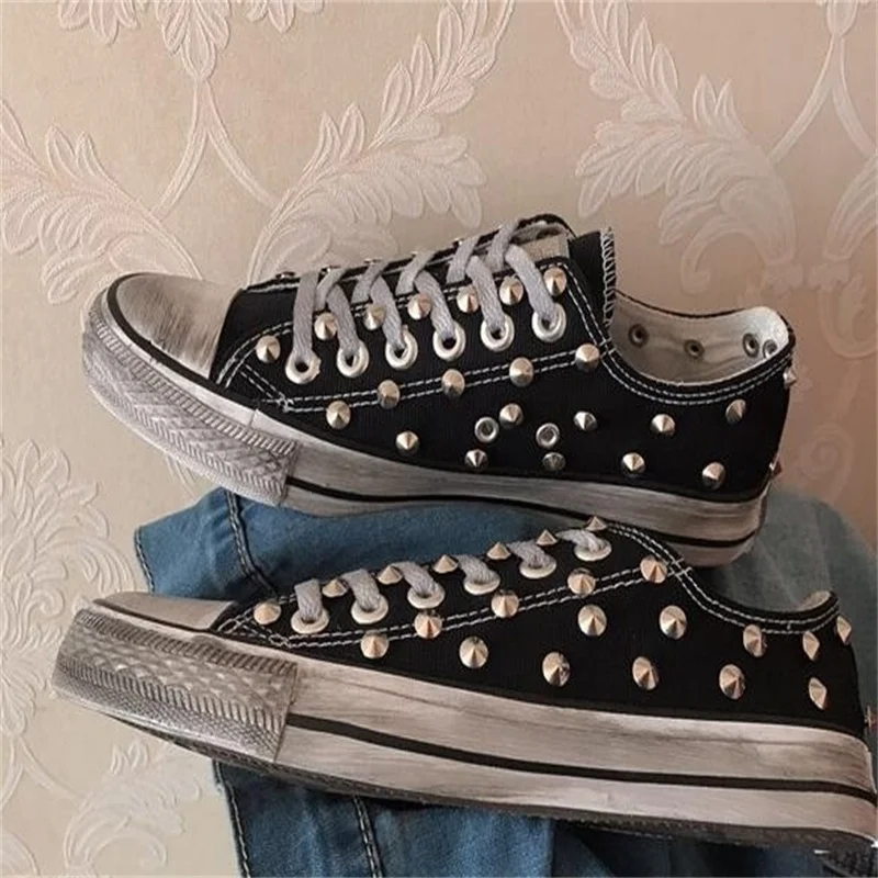 

Handmade rivets classic old small dirty shoes cool casual low-top canvas shoes men and women with the same style 35-46