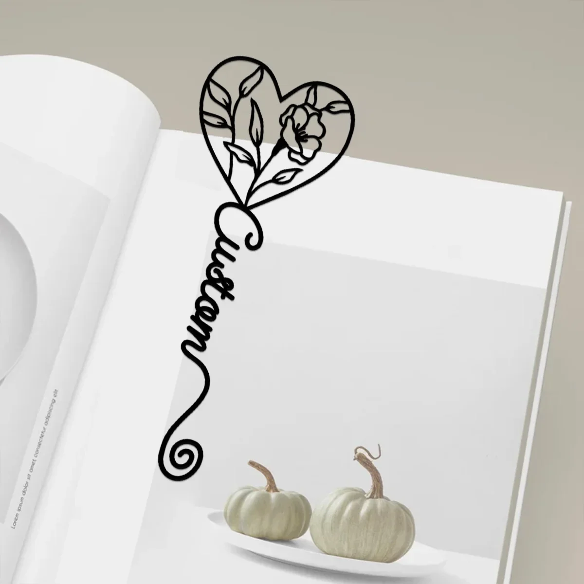 Закладка на заказ подарок любителю книг закладка в форме сердца Снова школу