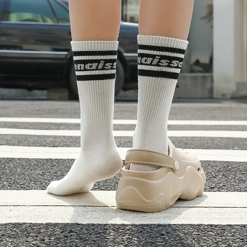 Женские тапочки с жемчужинами