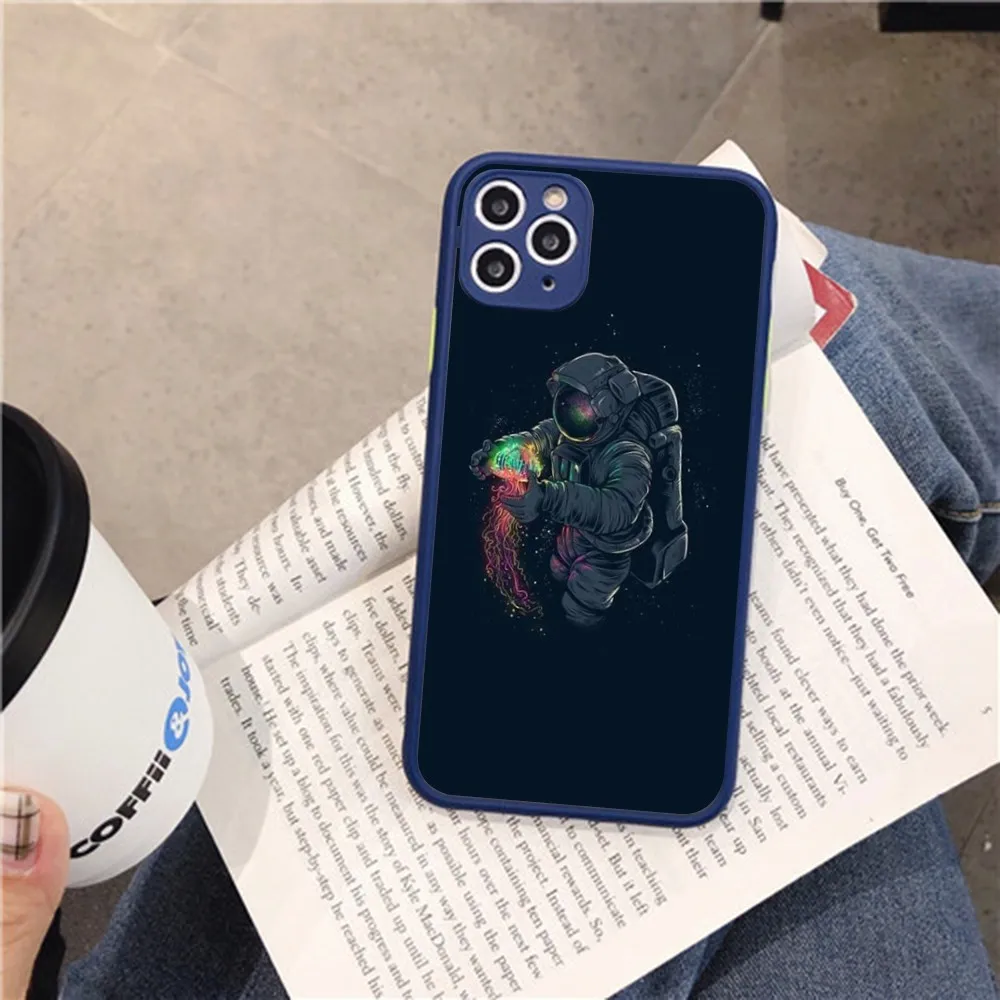 Alkohole i astronauta Etui na telefon iPhone 14 11 12 13 Mini Pro Max 8 7 Plus X XR XS MAX Półprzezroczysty matowy pokrowiec