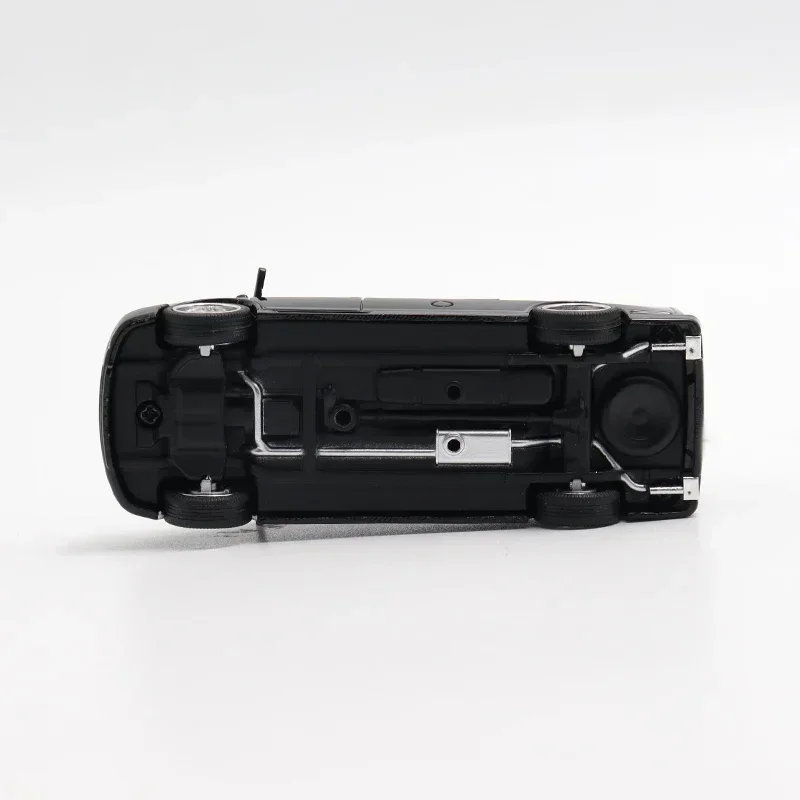 GOC 1:64 GMC SAVANA Black Limited800 Литая под давлением модель автомобиля