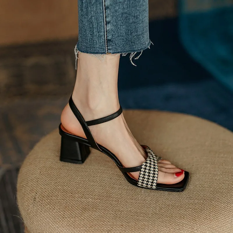 

Show Temperament Fashion Sandals Women's Summer 2022 New All-match High-heeled Shoes One-word Buckle Roman Casual Women's Shoes