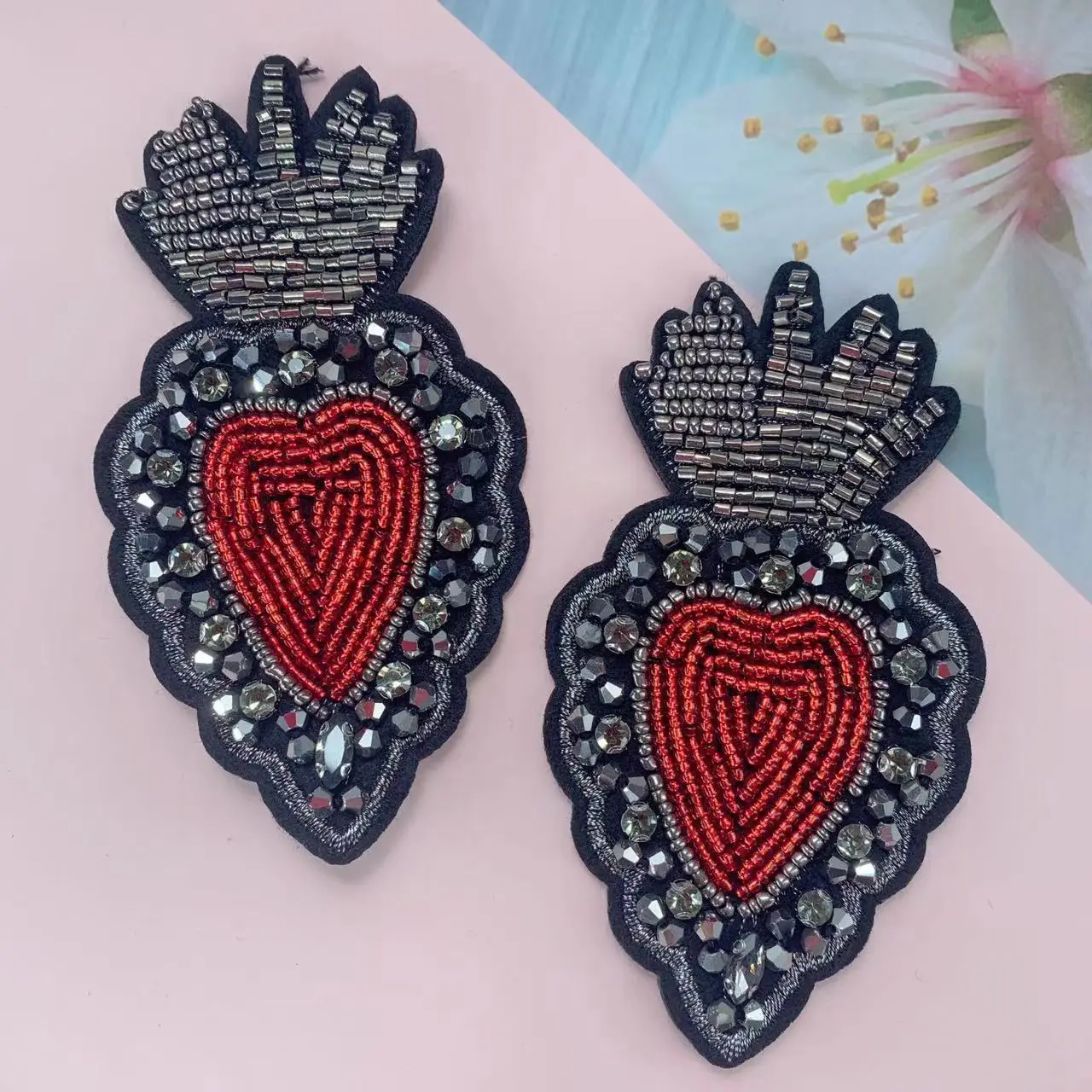 Нашивка со стразами в виде сердца для одежды аппликация нашивка сумок украшение