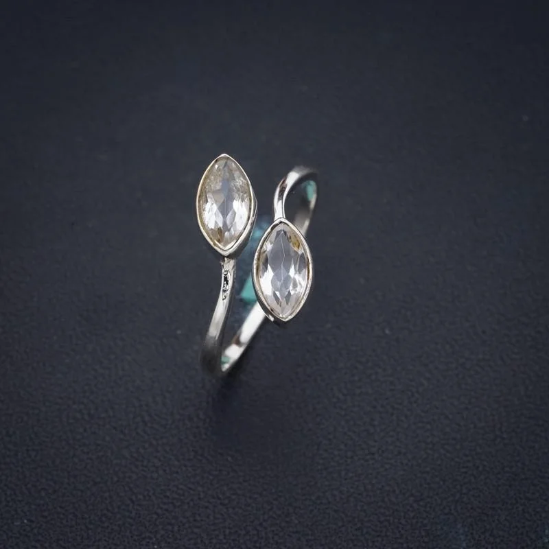 

Регулируемое серебряное кольцо StarGems с белым топазом ручной работы 6,5 F1365