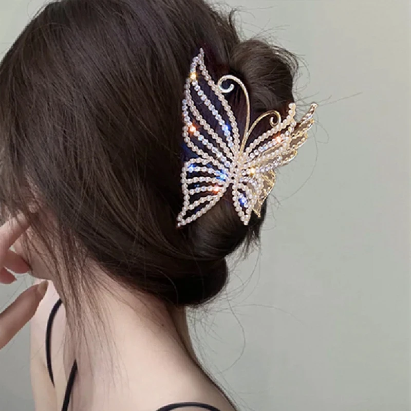 

Exquisite Rhinestone Butterfly Hair Claw Clips for Women Elegant Pearl Hair Crab Barrette Headwear Women Hair Clip Ponytail Clip
