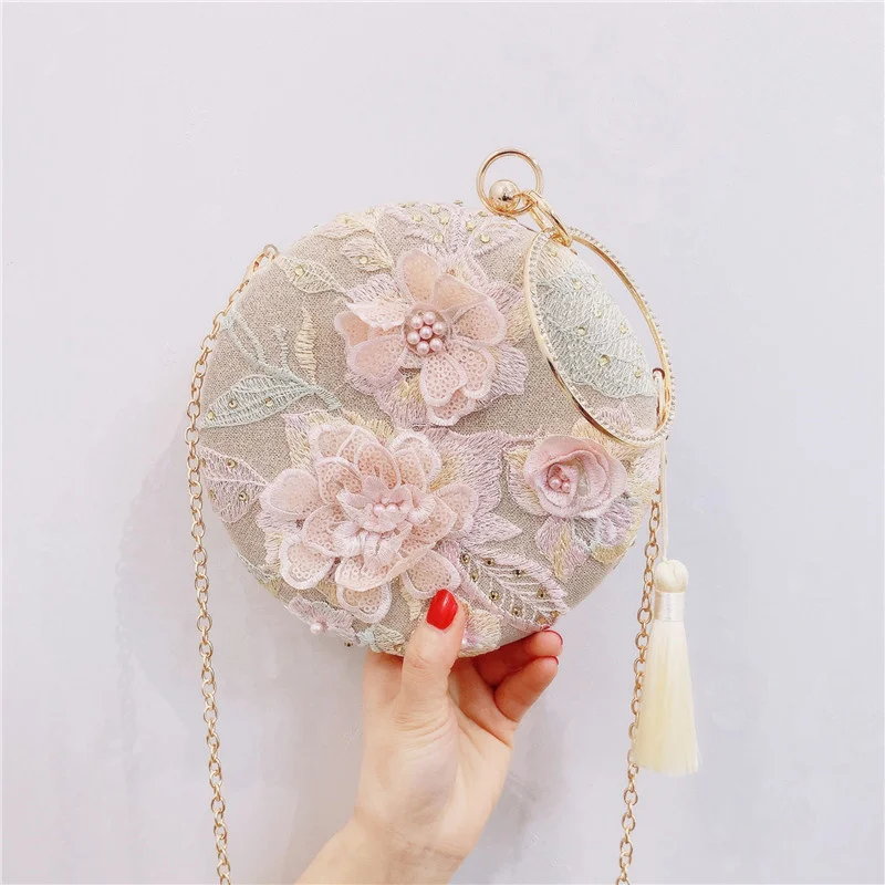 

Luxurious Retro Tassel Evening Cutch Bag Handmade Embroidery Flower Round Dinner Bag Purse Day Wedding Handbags M1350