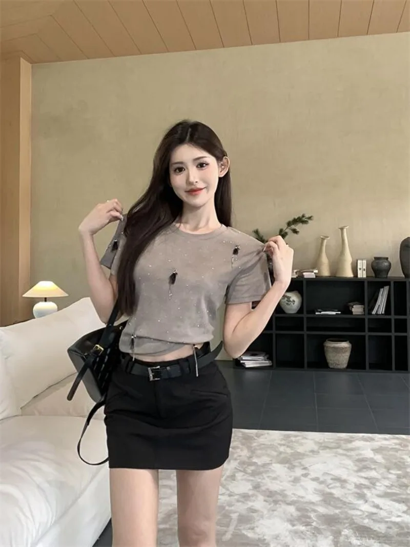 Женский топ с коротким рукавом цепочкой