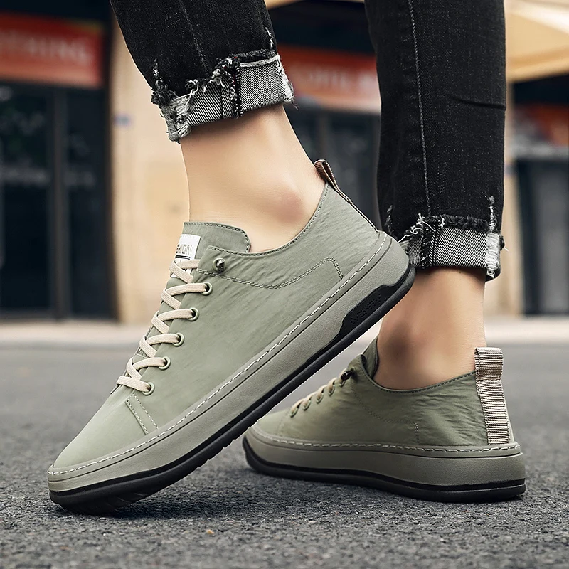 Hot Sale Cheap Sneakers Men Comfortable Breathable Canvas Skateboard Shoes Men Lightweight Walking Flats Shoes Male Sneakers