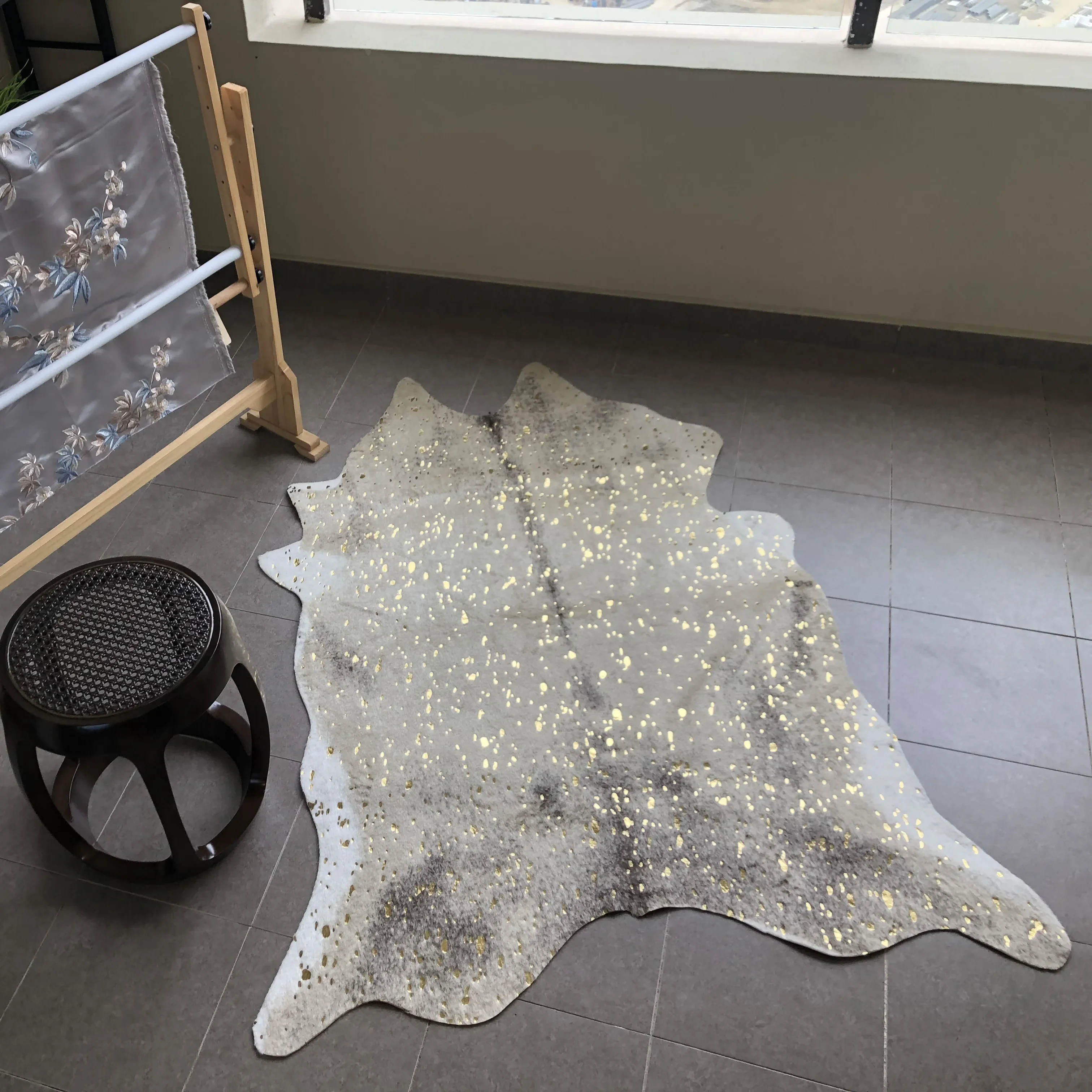 

NEW Gilded Cow Printed Carpet Velvet Imitation Leather Rugs Cowhide Animal Skins Natural Shape Carpets Decoration Mats