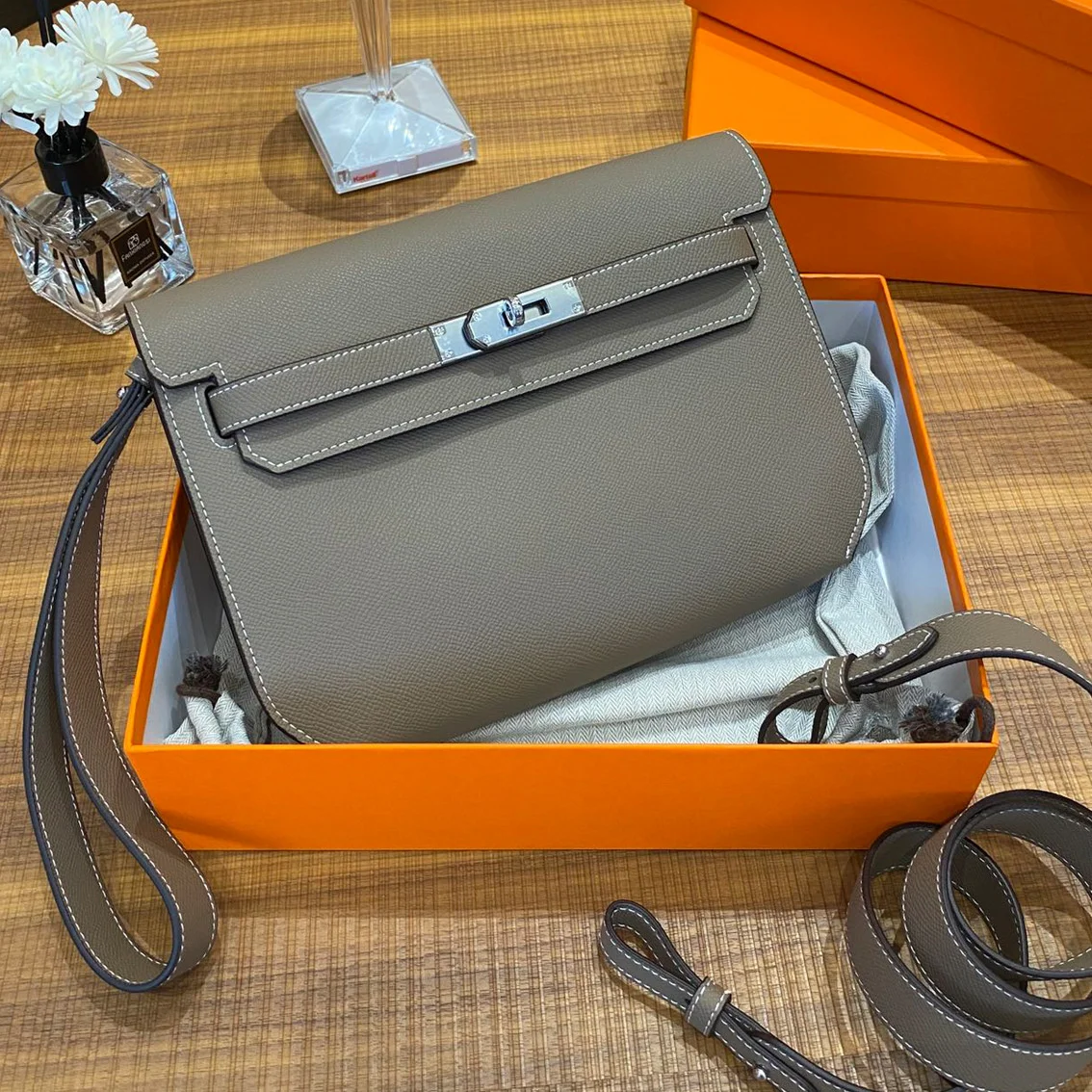 

Роскошный качественный подлинный бренд 2023 Новый кожаный конверт с пальмовым принтом Келли Модный на одно плечо мужской и универсальный поч...