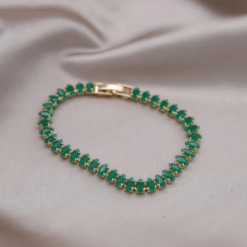 Женский браслет из циркония