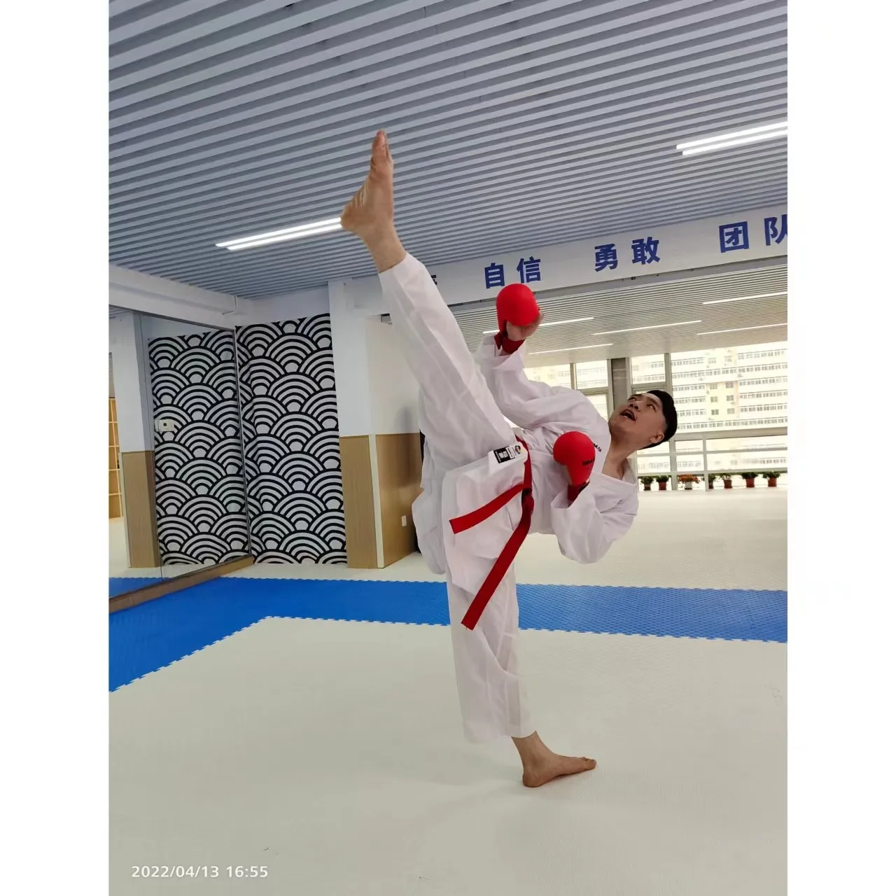 Фото Униформа для карате WKF, 6 унций, Высококачественная Униформа KUMITE GI-INAZUMA, официальная Униформа Kumite, SMAI kumite, KARATE GI WKF №5
