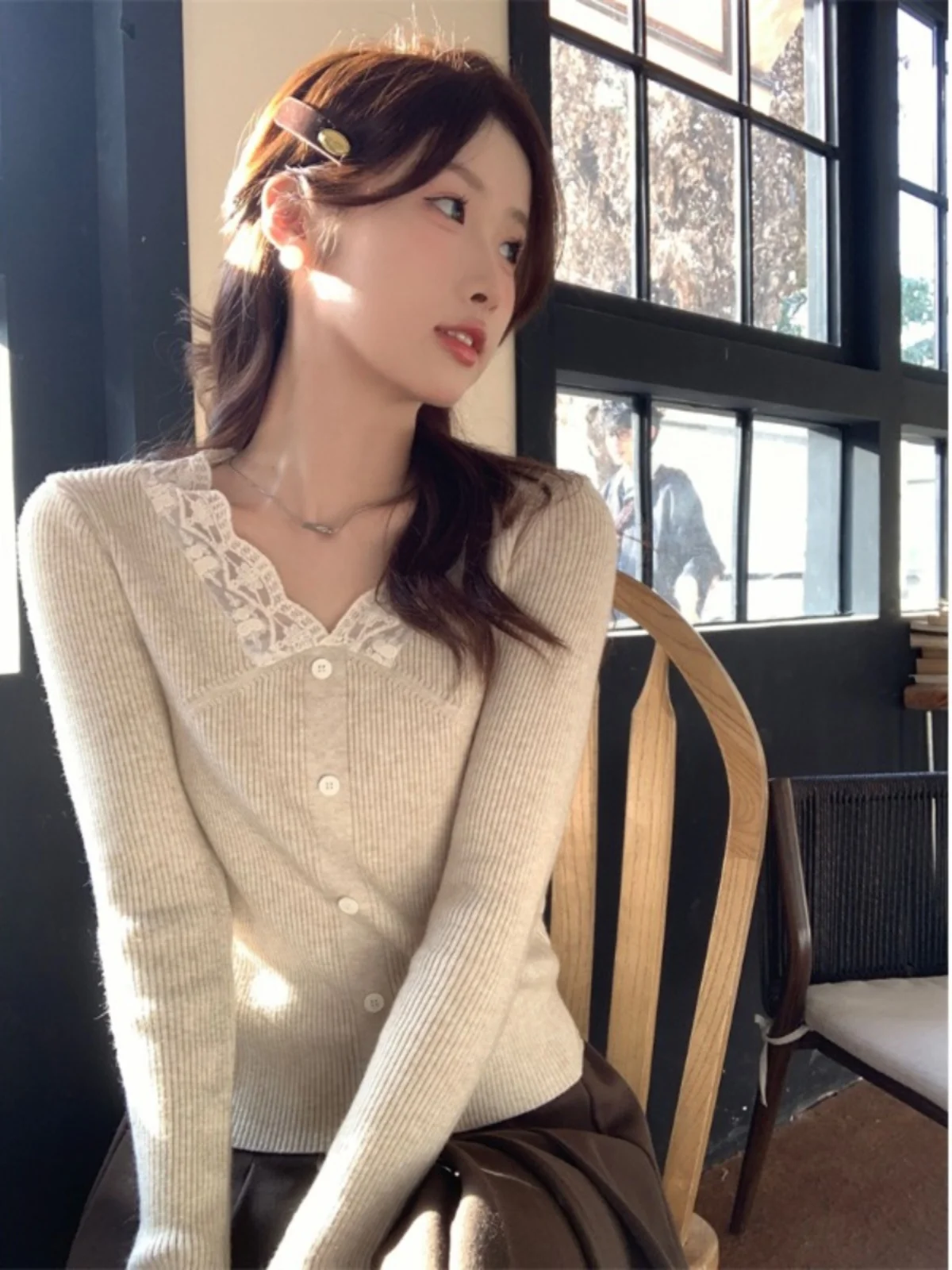 Абрикосовая кружевная нижняя рубашка женская осенне-зимняя внутренняя одежда