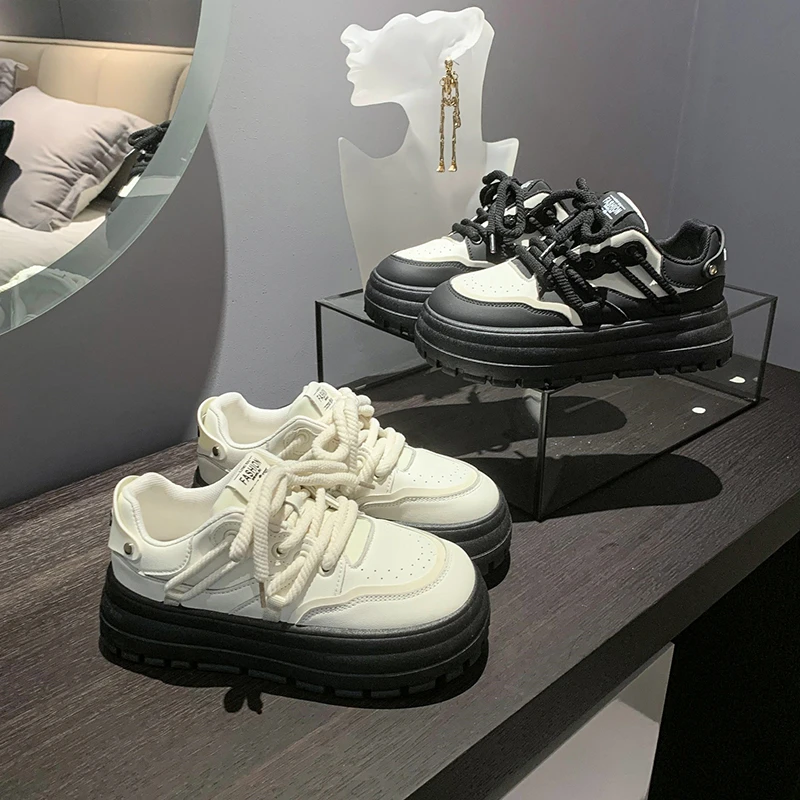 

Black Platform Elevating Daddy Shoes for Women Retro 2022 New Autumn All-match Student Light Sports Shoes Zapatos De Mujer