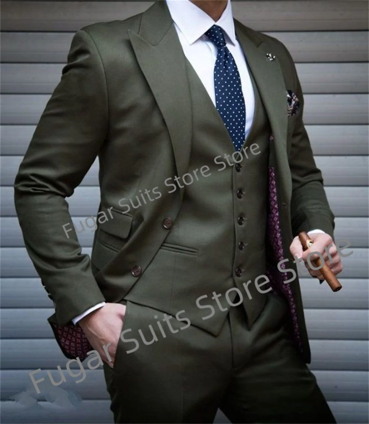 

Classic Army Green Wedding Men Suits Slim Fit Peak Lapel Groom Formal Tuxedos 3Pieces Sets Business Male Blazer Ternos Mascuion