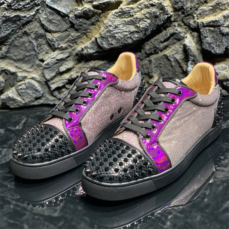 

Туфли мужские и женские с заклепками, роскошные брендовые, повседневные лоферы на плоской подошве, с круглым носком, со шнуровкой и шипами, красные