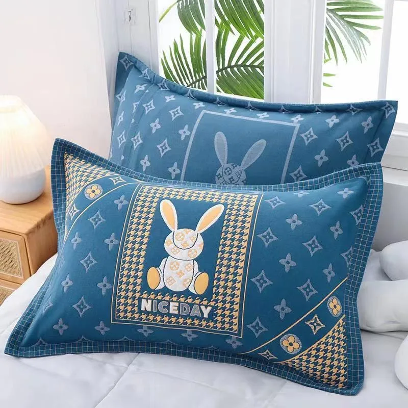 

pair of pure cotton pillowcases with an adult inner diameter that is non fading and non pilling. High grade six layer