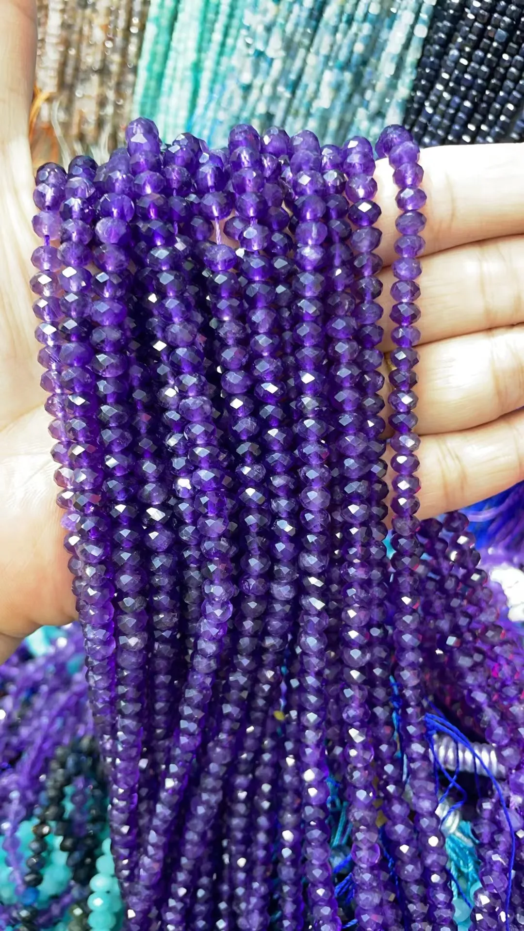 Натуральный аметист Rondene 4x6 мм овальная огранка длина: 38 см.