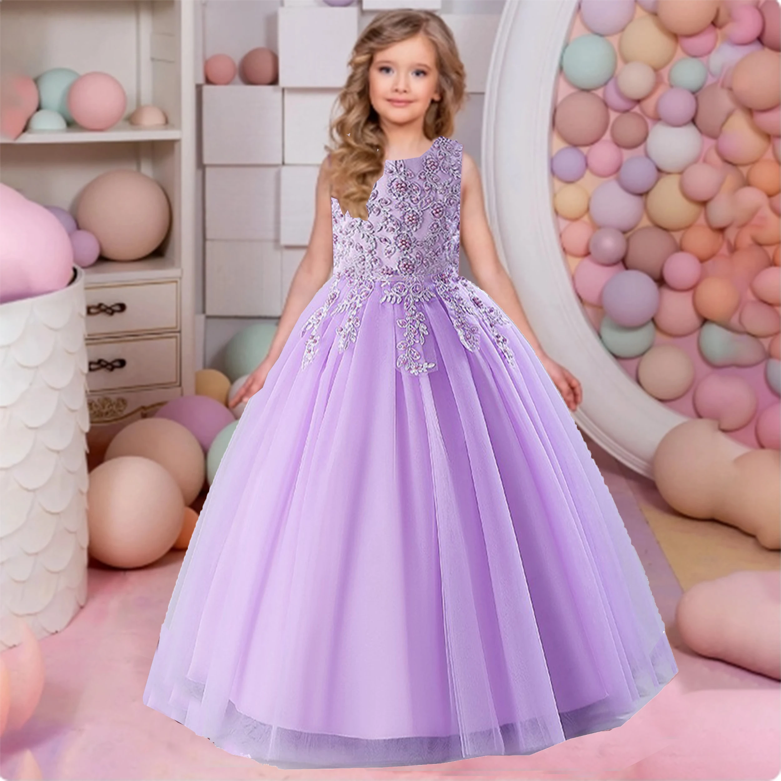 Женское кружевное платье с вышивкой в виде цветов