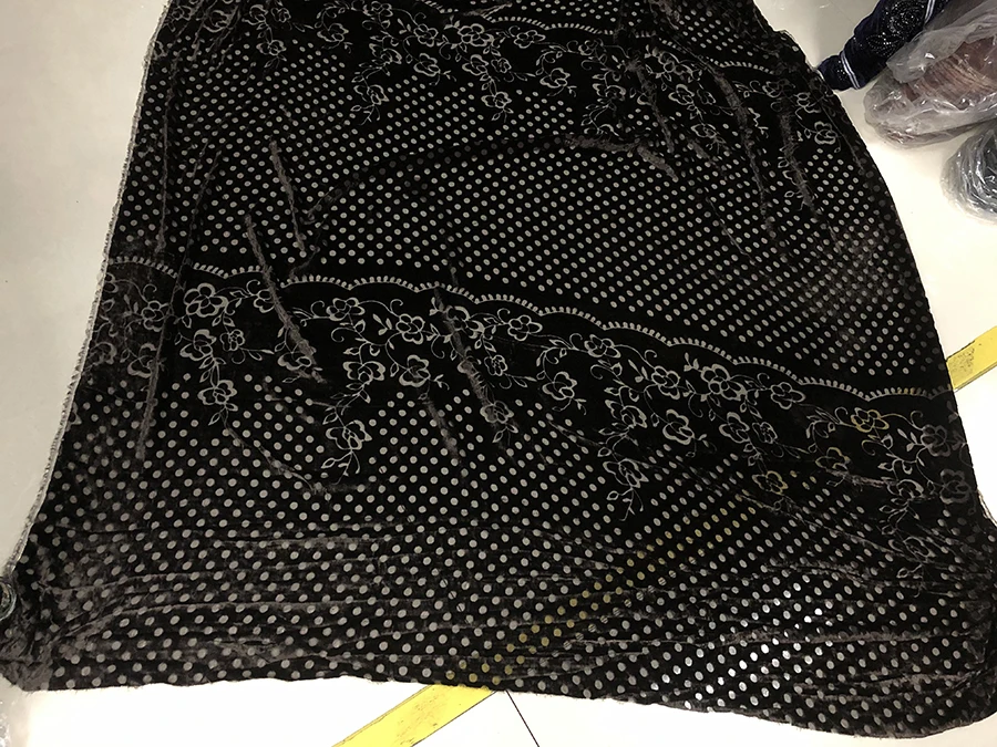 Высококачественная бархатная ткань из натурального шелка коричневая вырезанная