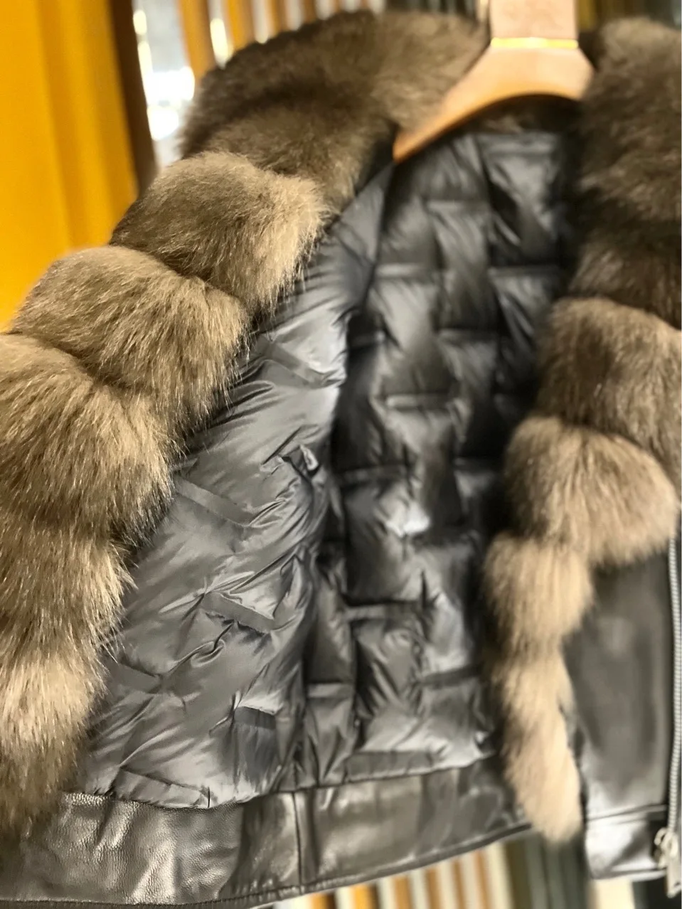 Autumn Winter Brand New Designer Women's High Quality Fox Fur Collar Lambskin Leather Coat B750