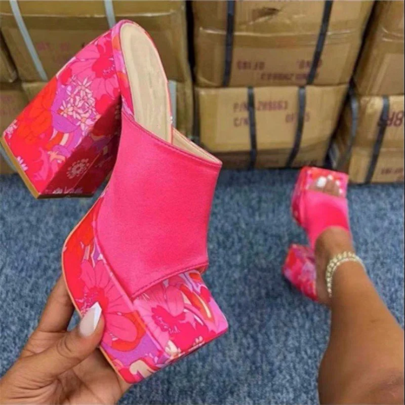 

2023 New Women Color Printing Square Head Thick Bottom Thick Heel One-line Slippers Women's Large Size High-heeled Sandals