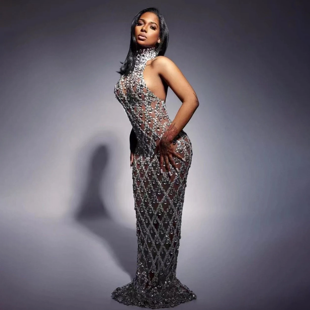 Блестящее Серебряное платье без рукавов модель 2024 года на день рождения для