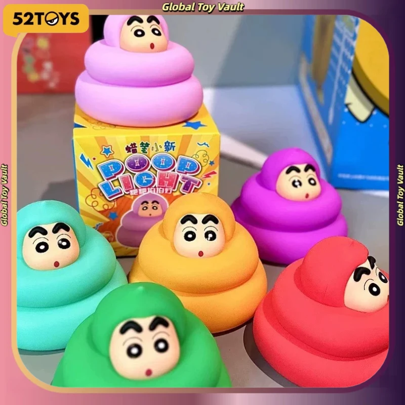 Фото 52TOYS Crayon Shinchan Poop Pat Light Surprise Blind Box: Милая мультяшная фигурка, модная игрушка, ночник, декор, подарок на день рождения для девочки №1