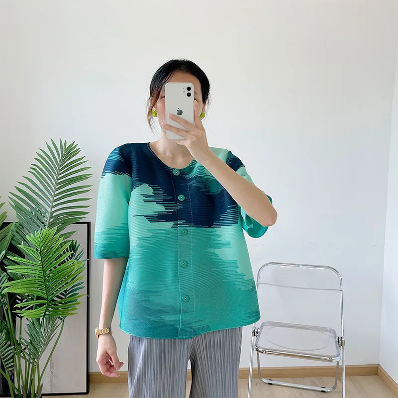 

Miyake pleated cardigan autumn new loose jacket fashion temperament all-match print lantern sleeve top women