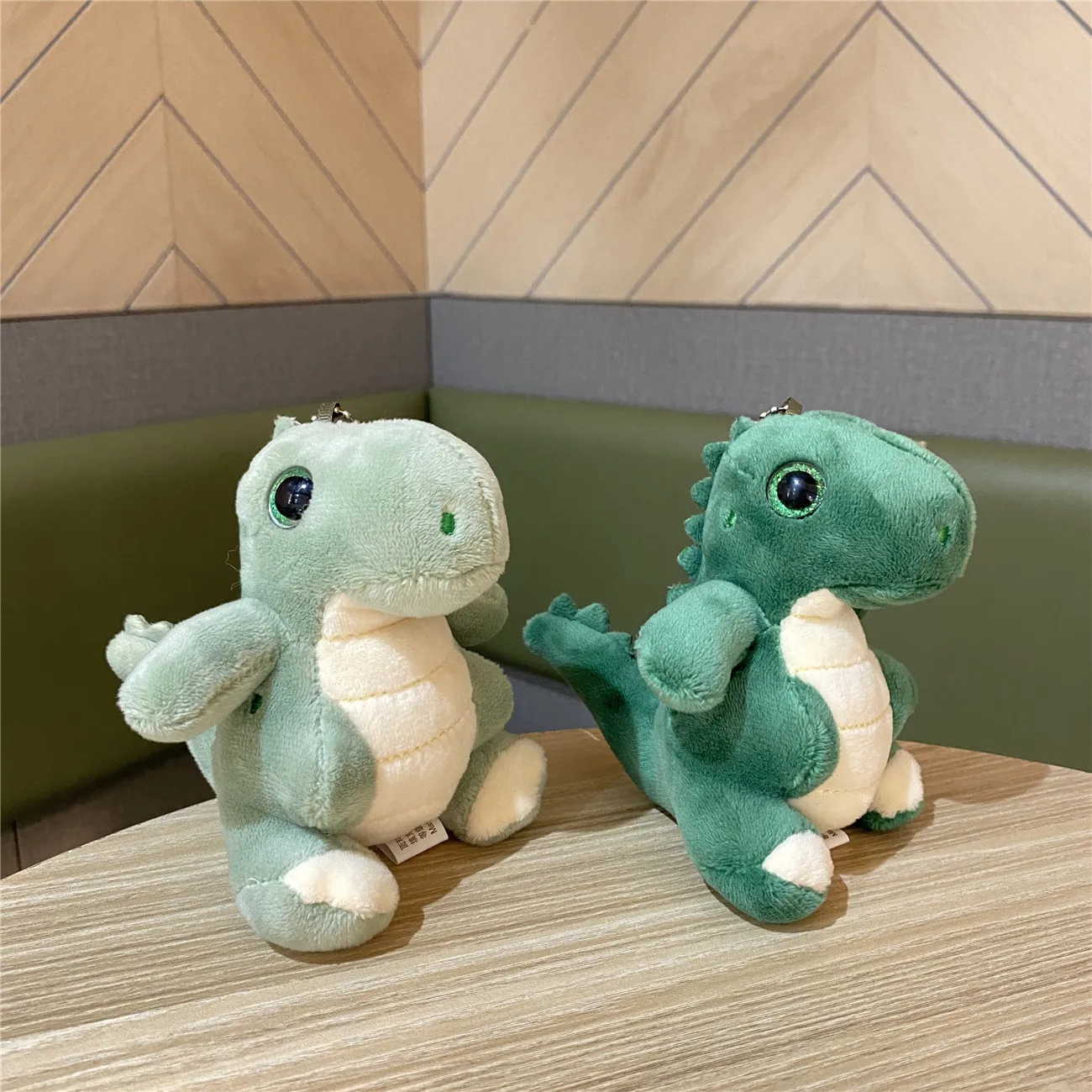 

Cute Dinasour Big Tail Plush Keychain Charms Doll Pendant Keyring Alloy Cartoon School Bag Accessories Stuffed Key Chain