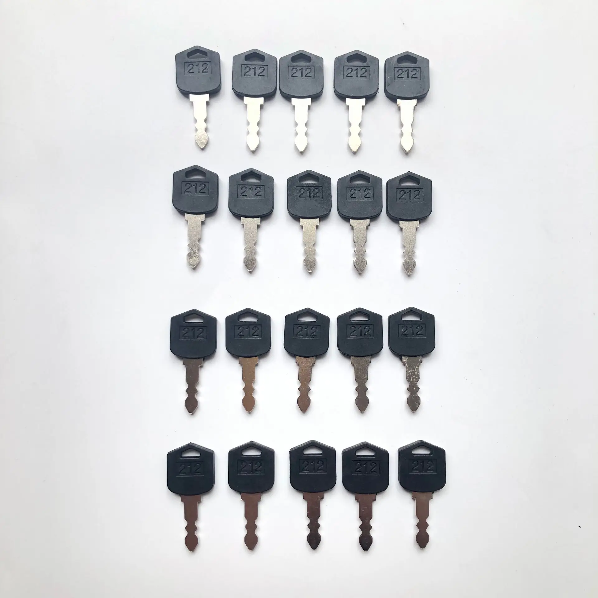 

20PCS 212 Key D554212 Ignition Key fit For Various Doosan Daewoo Forklift